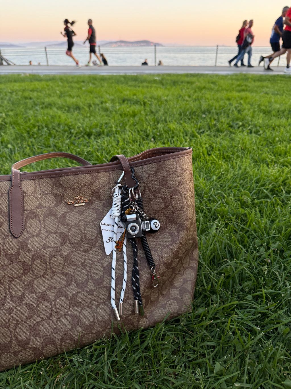 Retro Rewind Charm – Nostalgia Junkie Edition